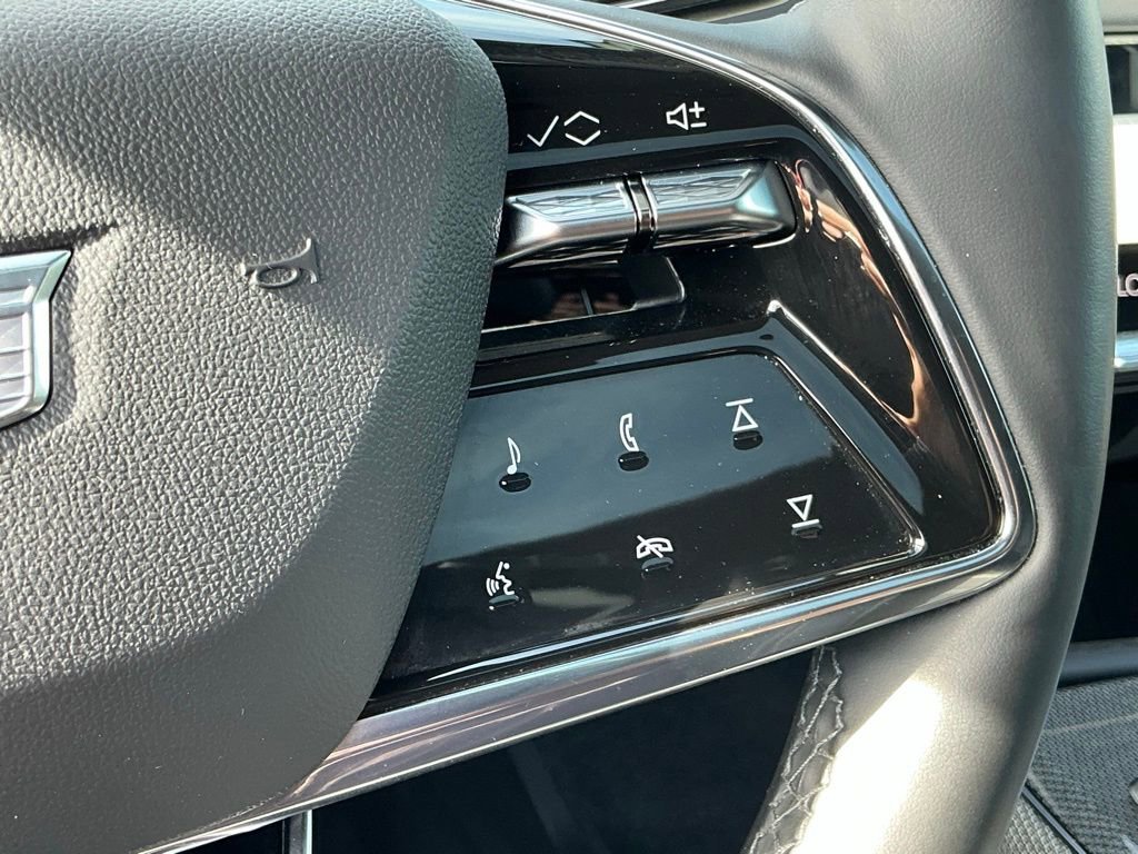 Used 2025 Cadillac Optiq Sport 2 w/ LPO, Floor Liner Package image 31