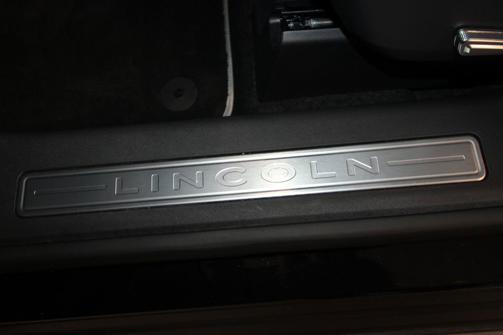 Used 2024 Lincoln Nautilus Premier image 7