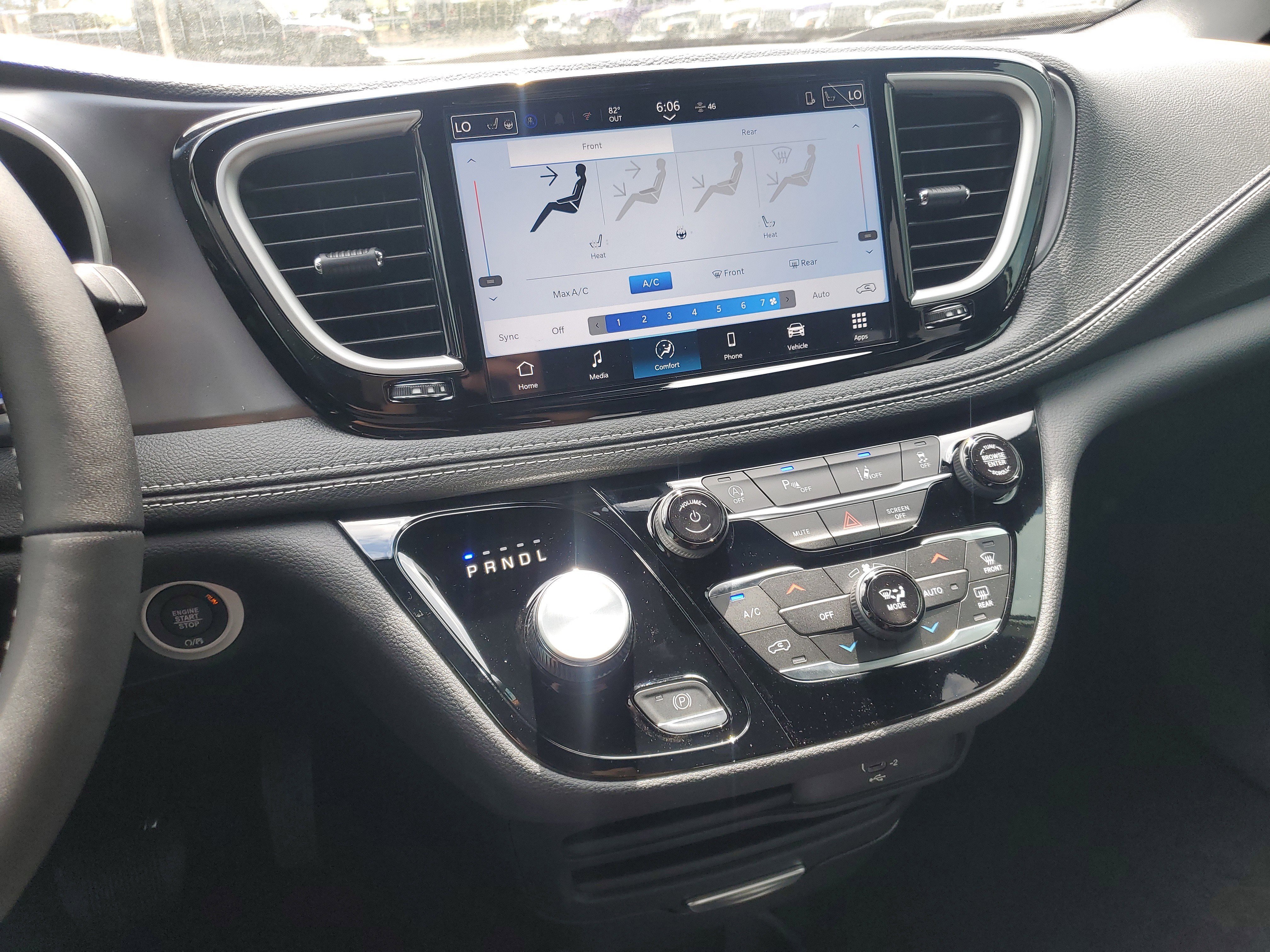 New 2026 Chrysler Pacifica Select FWD image 22