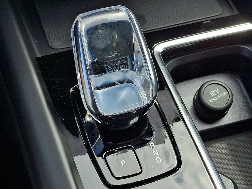 New 2027 Volvo XC60 B5 Plus AWD/4WD image 12