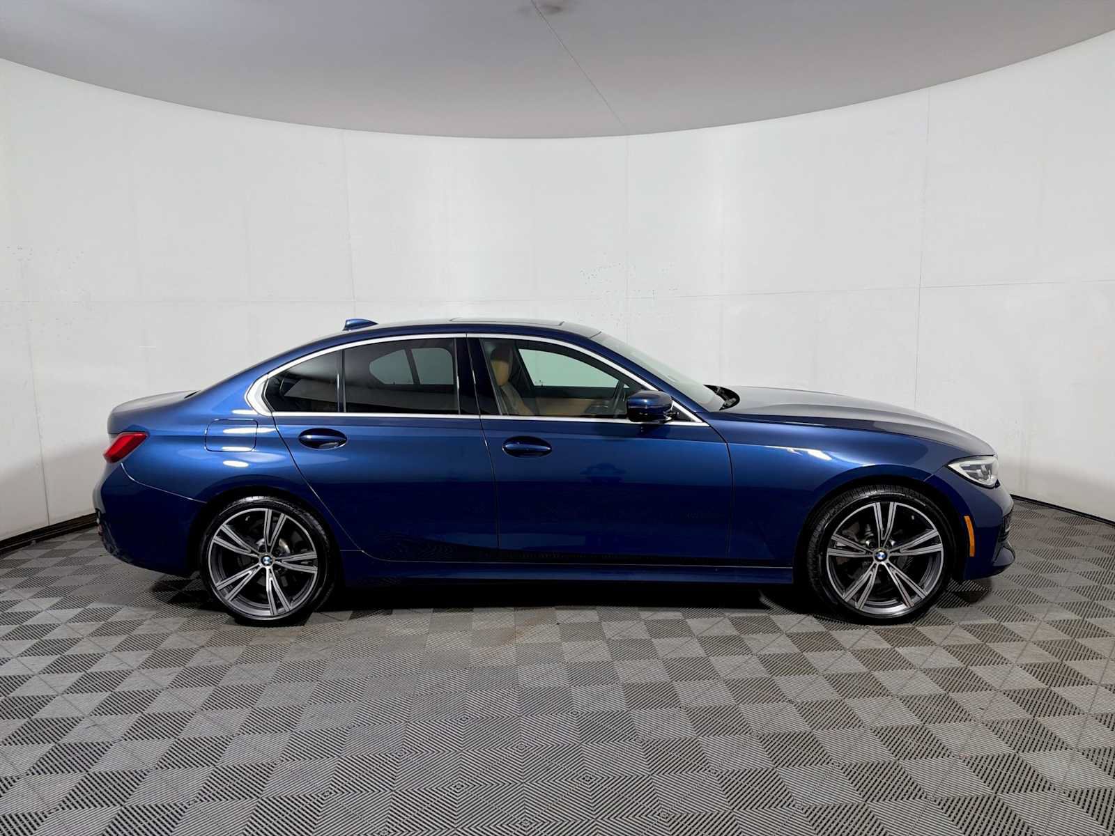 Used 2021 BMW 330i xDrive Sedan w/ Convenience Package AWD/4WD image 7
