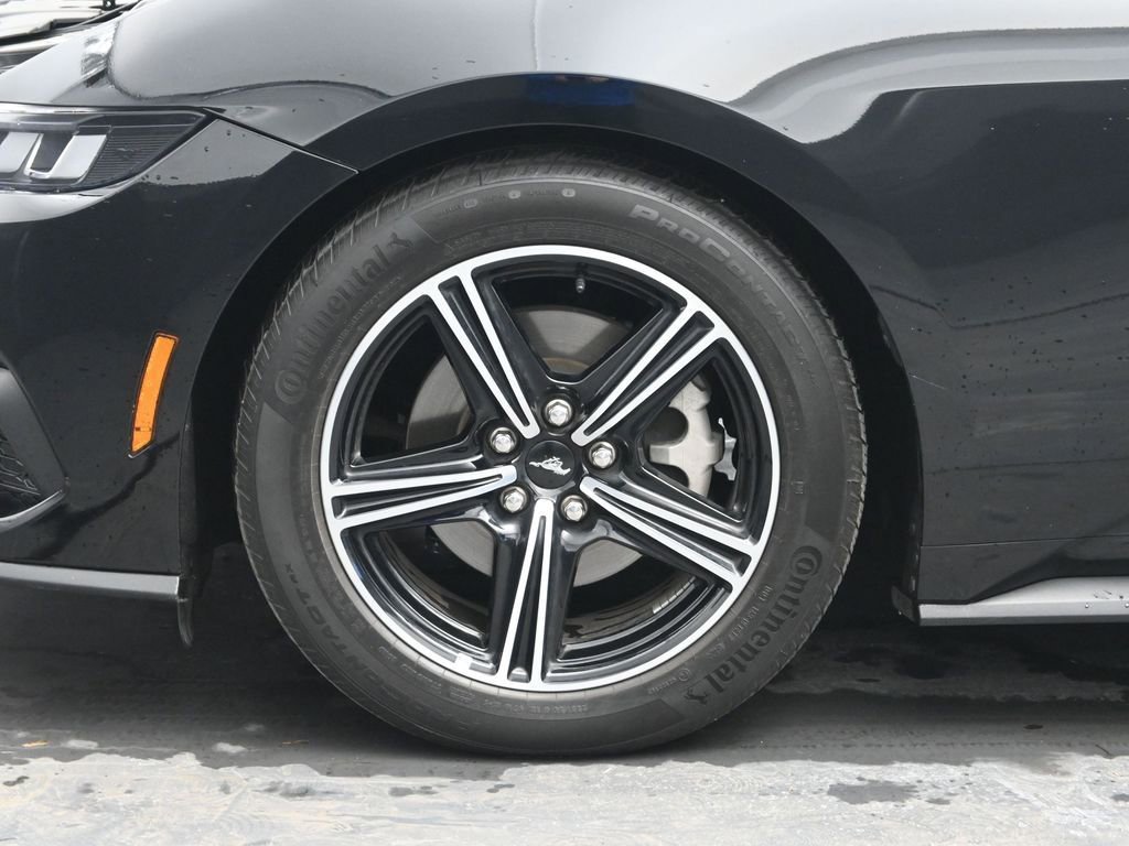 Used 2025 Ford Mustang Premium image 33