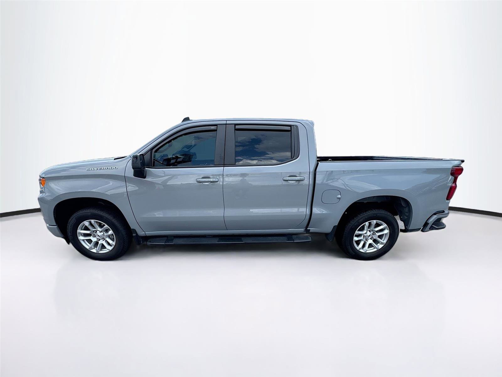 Used 2024 Chevrolet Silverado 1500 RST RWD image 2