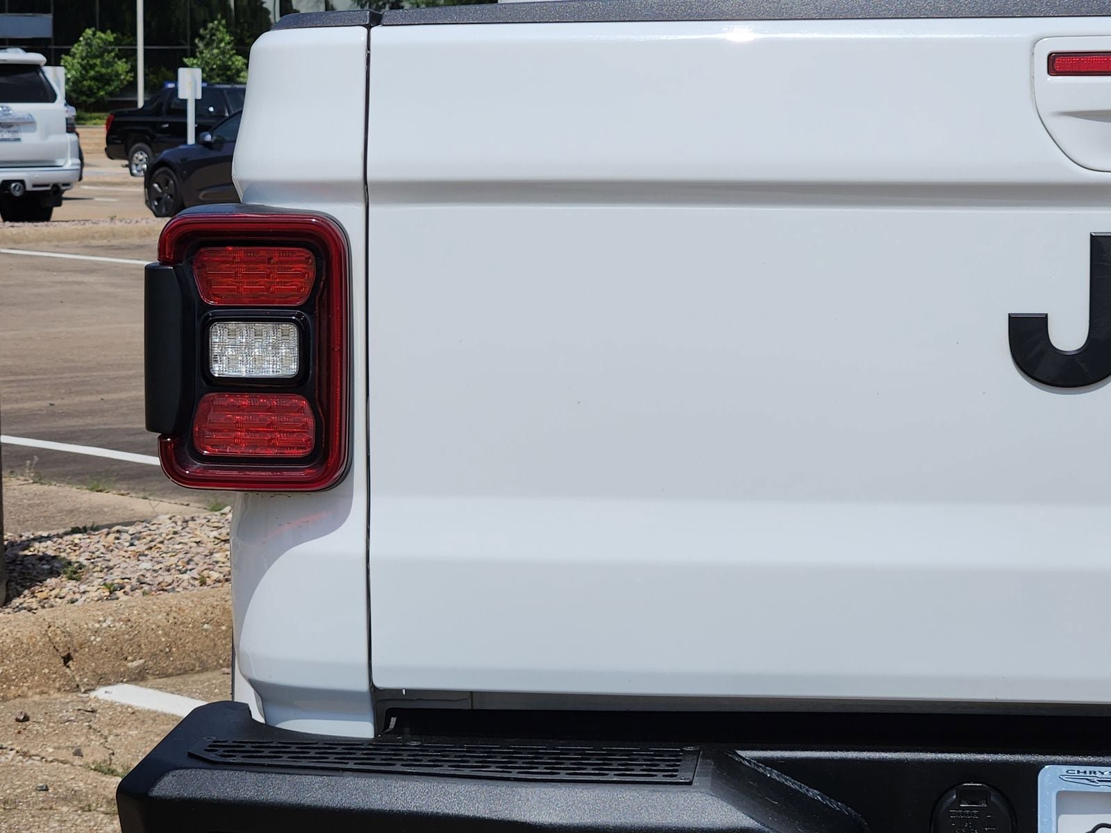 Used 2022 Jeep Gladiator Overland AWD/4WD image 15