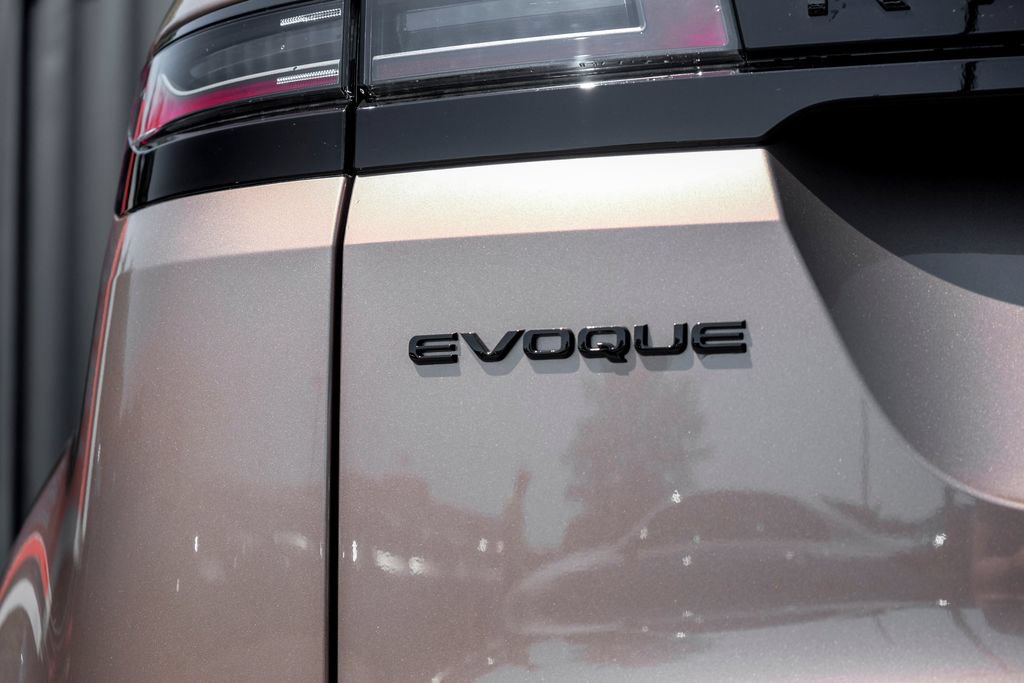 New 2026 Land Rover Range Rover Evoque Hoxton AWD/4WD image 8