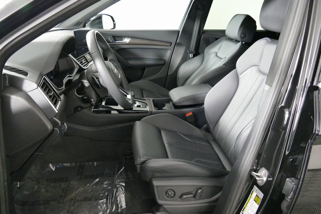 Used 2025 Audi Q5 2.0T Premium Plus w/ Premium Plus Package image 13