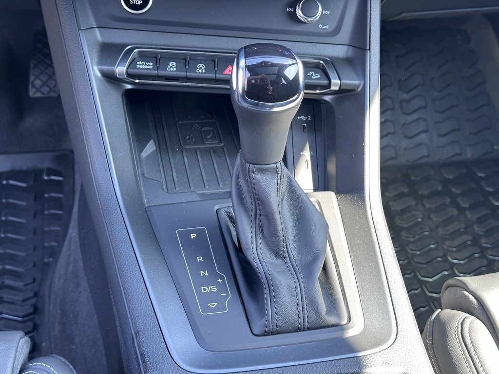 Used 2025 Audi Q3 2.0T Premium w/ Convenience Package image 17