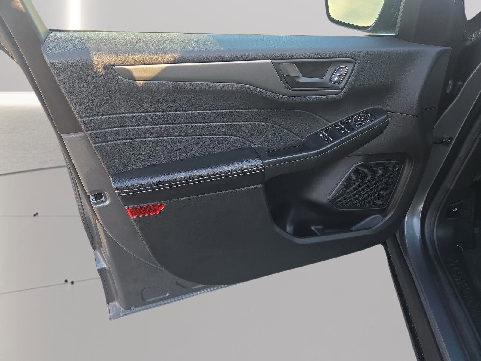 Certified 2023 Ford Escape Active w/ Tech Pack #1 image 10