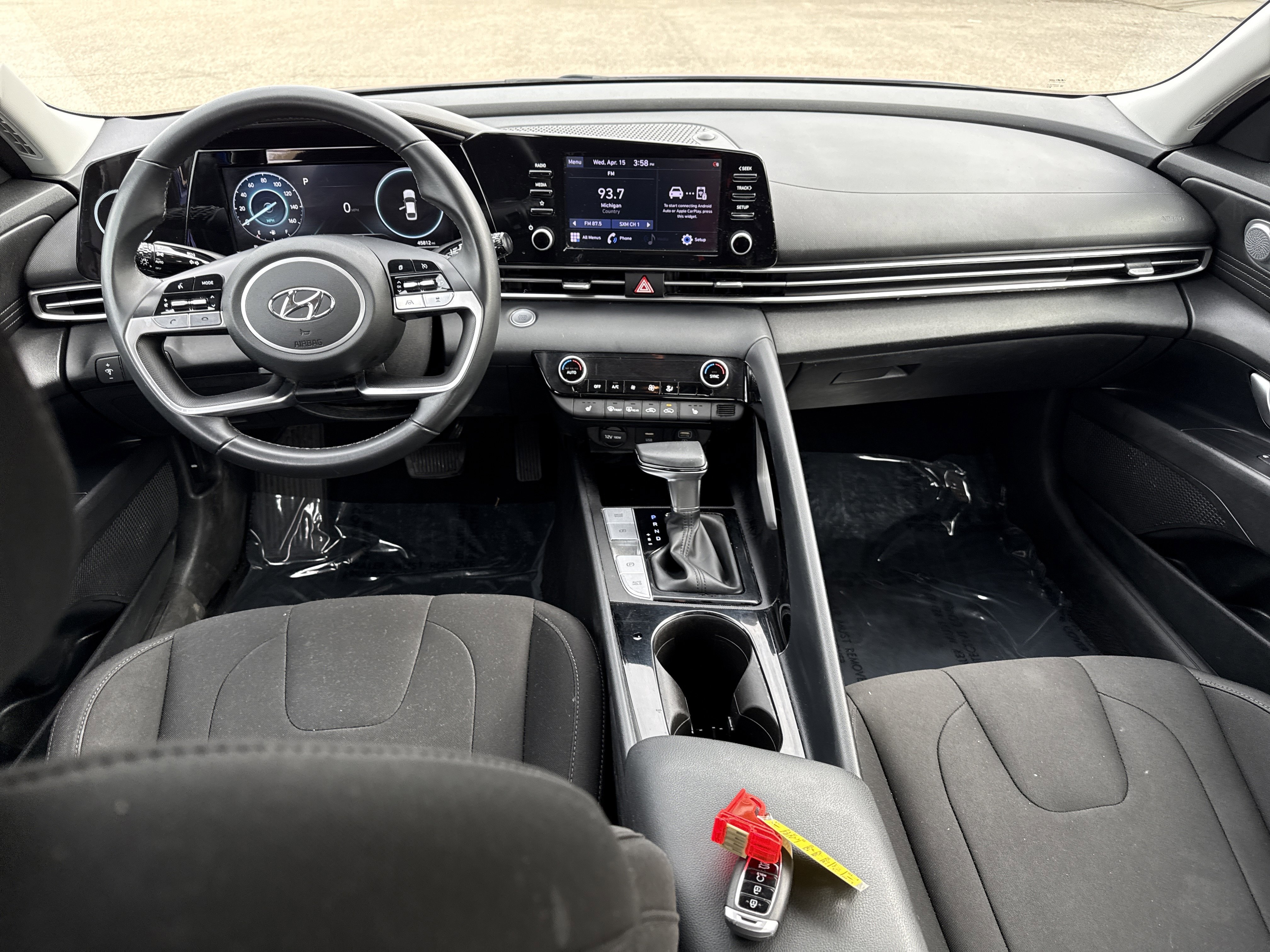 Used 2022 Hyundai Elantra SEL w/ Convenience Package FWD image 16