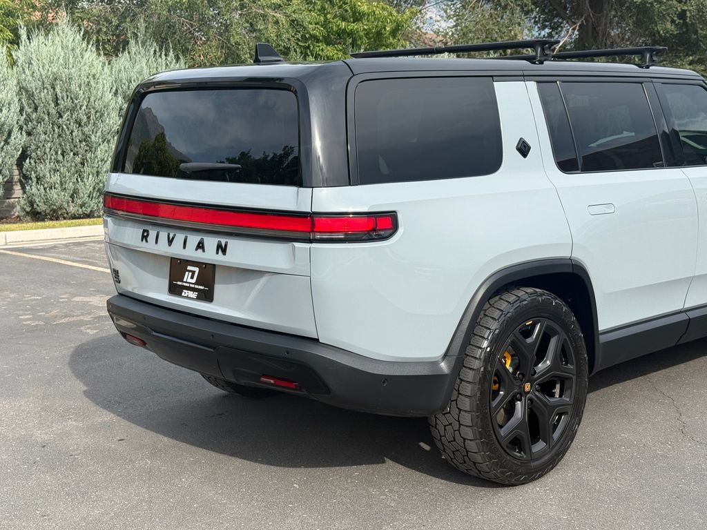 Used 2023 Rivian R1S Adventure AWD/4WD image 10
