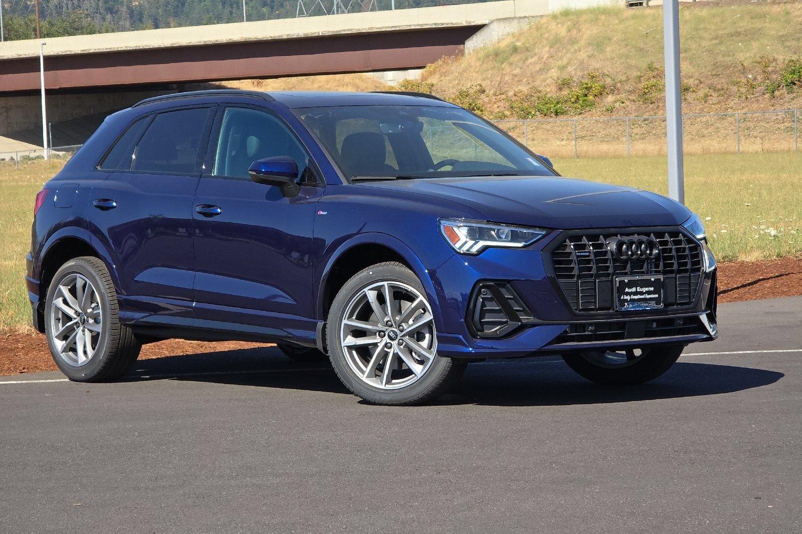 New 2025 Audi Q3 2.0T Premium