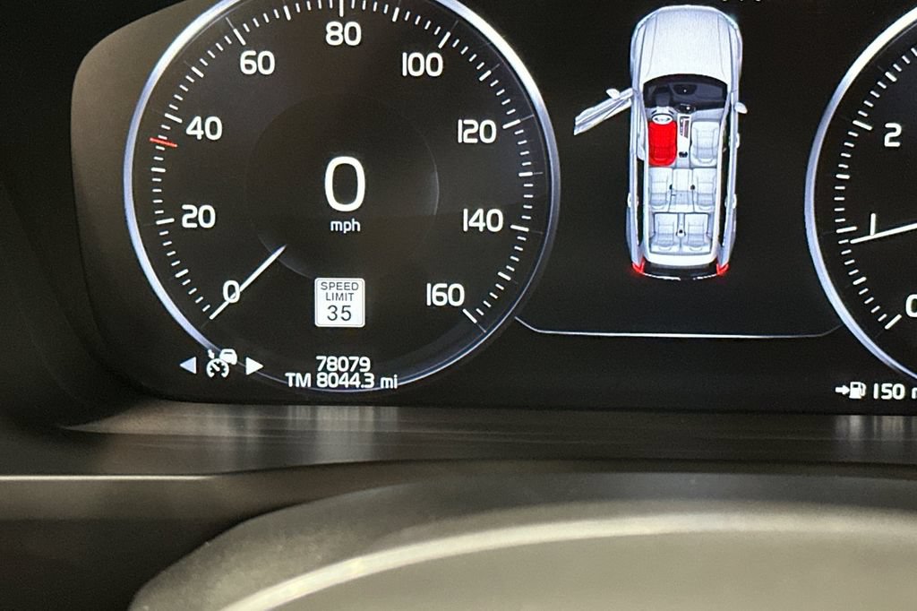 Used 2019 Volvo XC90 T6 Momentum w/ Protection Package Premier AWD/4WD image 32