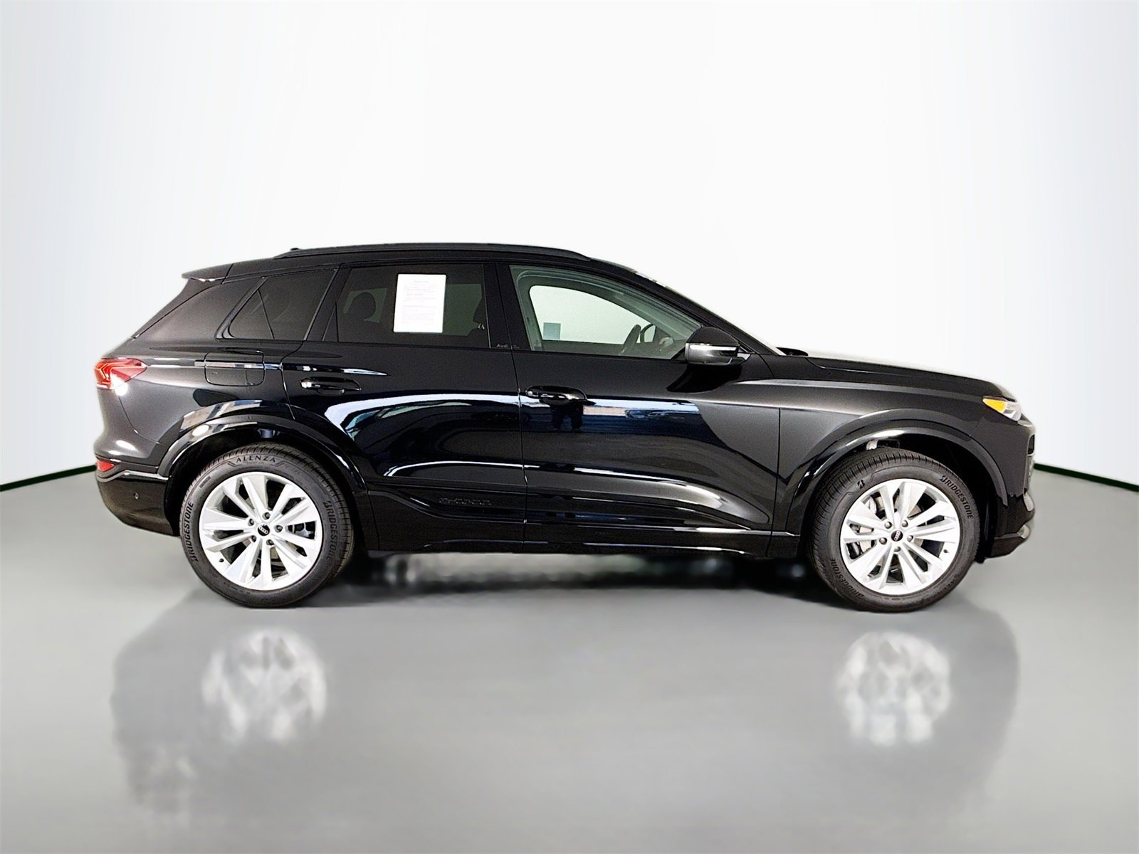 Certified 2025 Audi Q6 e-tron Premium w/ Convenience Package image 8