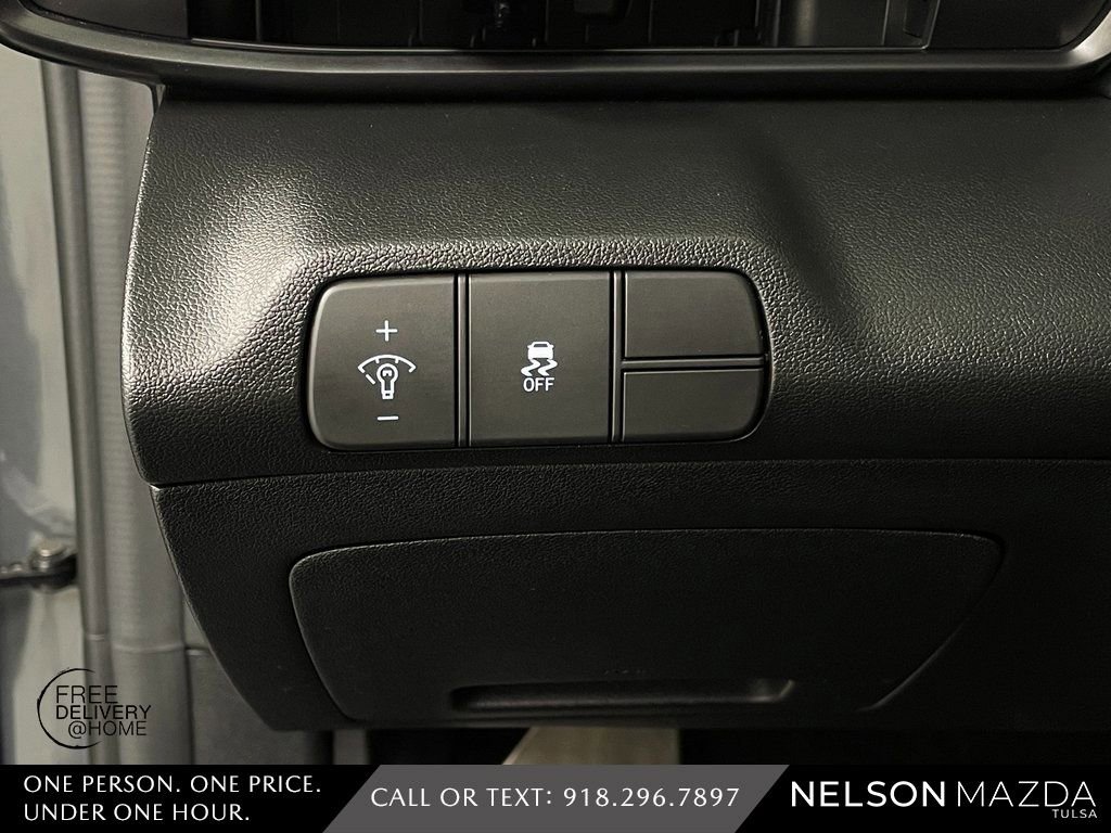 Used 2025 Hyundai Elantra Sport FWD image 25