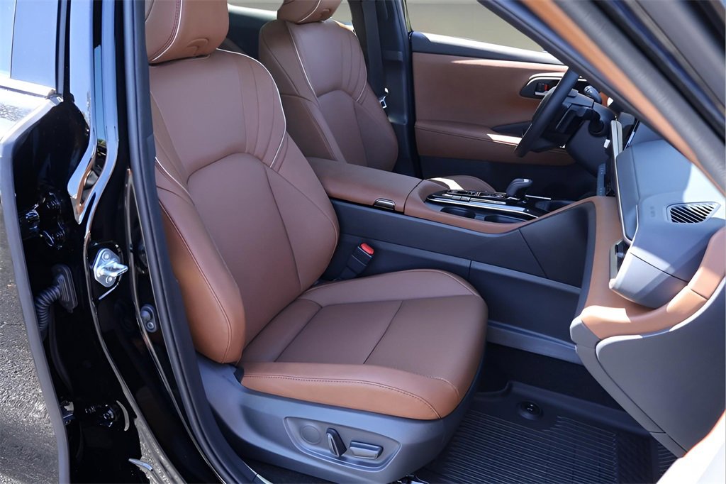 New 2025 Toyota Crown Signia image 30