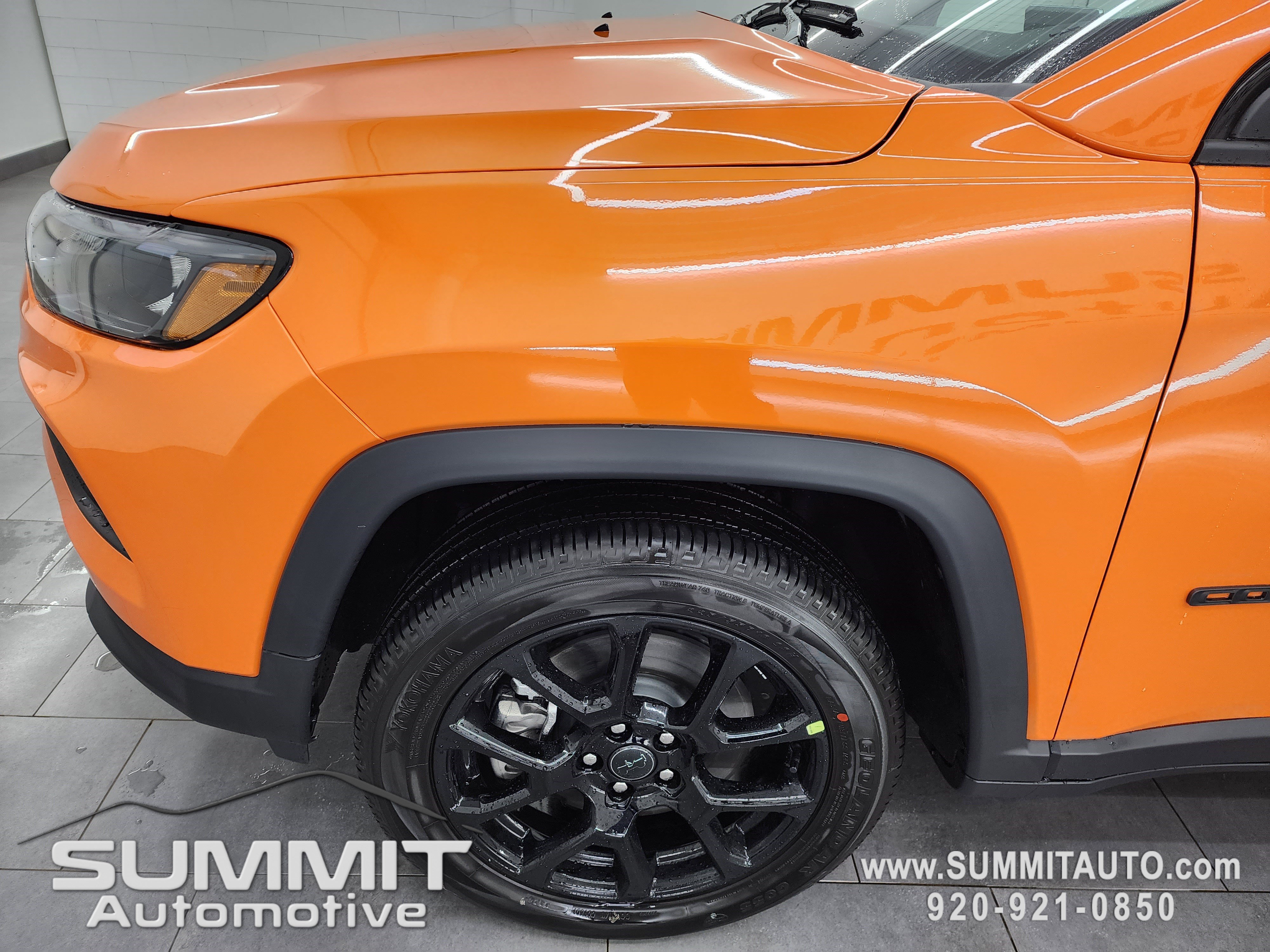 New 2026 Jeep Compass Latitude w/ Sun and Sound Group AWD/4WD image 31