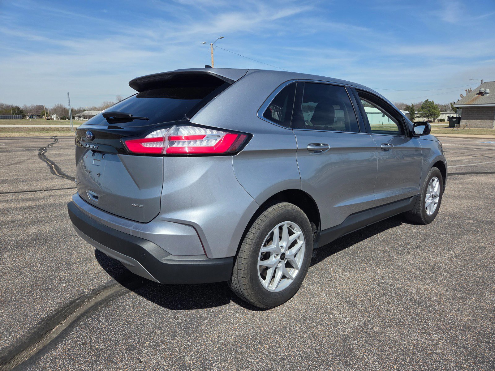 Certified 2024 Ford Edge SEL w/ Convenience Package image 3