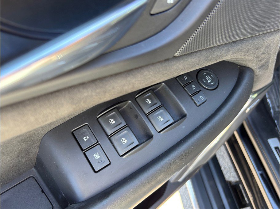 Used 2019 Cadillac Escalade ESV Platinum image 25