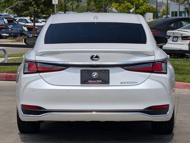 Used 2025 Lexus ES 300h w/ Premium Package FWD image 7