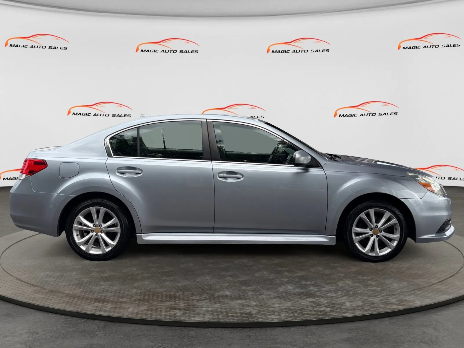Used 2014 Subaru Legacy 2.5i Premium AWD/4WD image 6