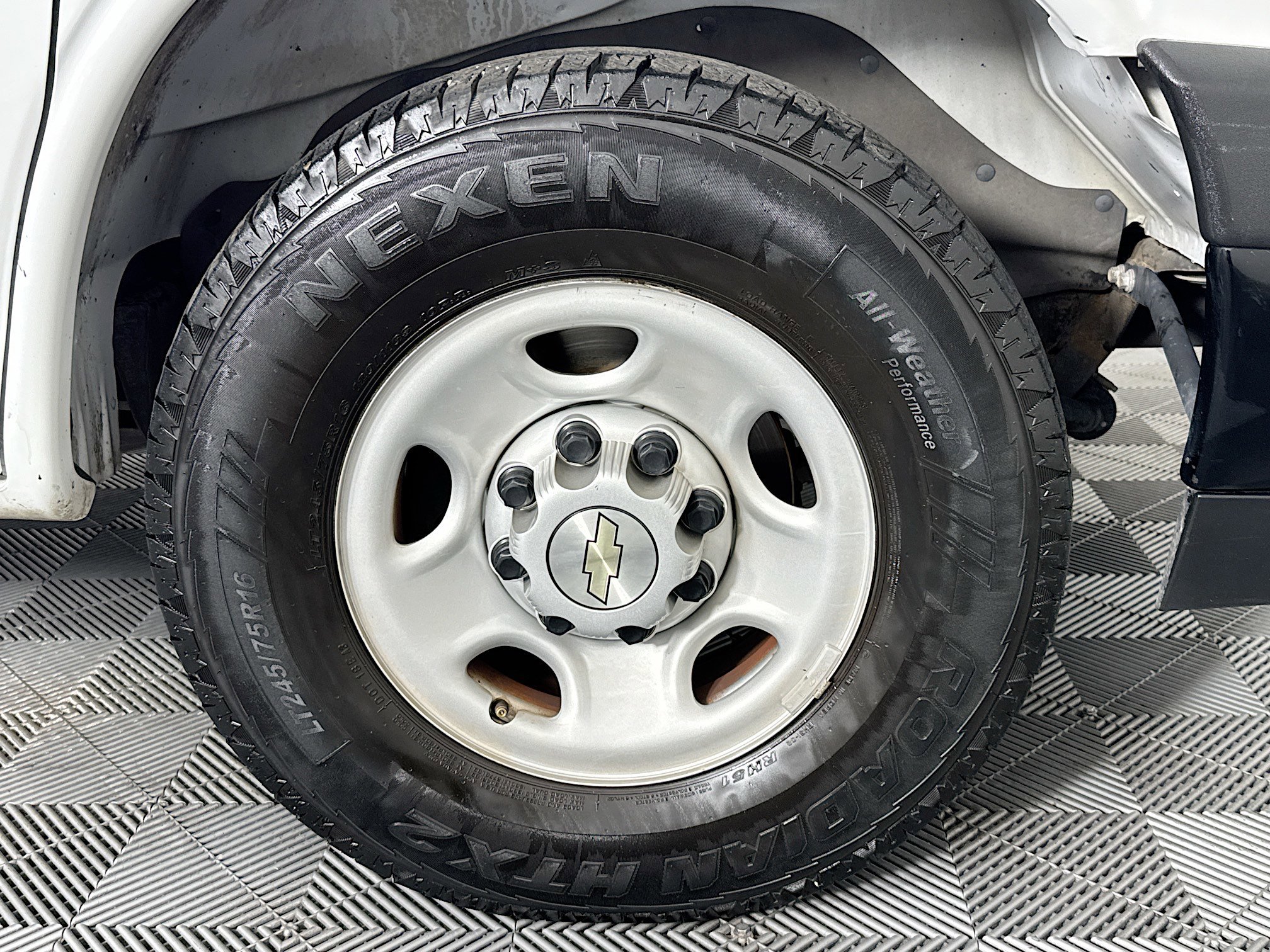 Used 2020 Chevrolet Express 2500 w/ Communications Package image 25