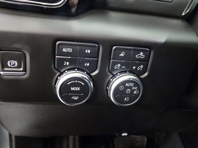 Certified 2024 GMC Sierra 1500 AT4 w/ AT4 Preferred Package image 11
