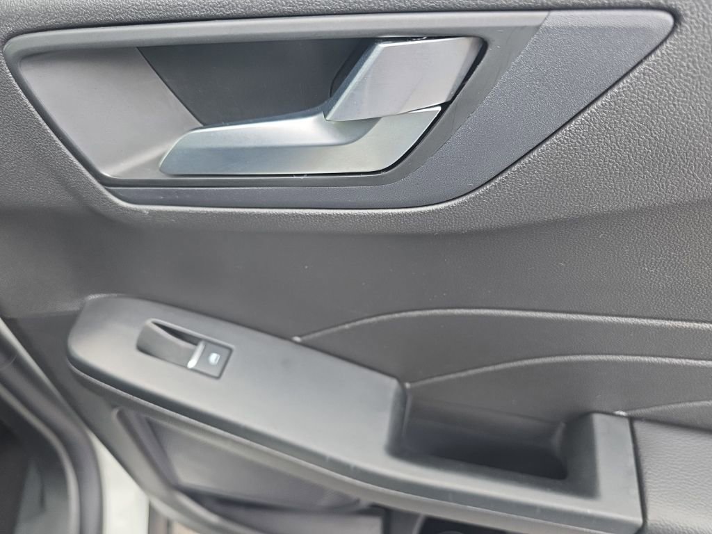 Used 2024 Ford Escape SE image 39