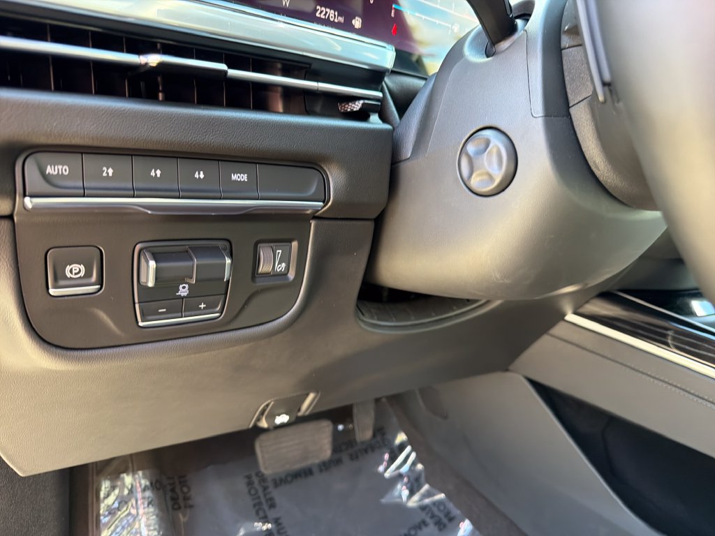 Used 2025 Cadillac Escalade Sport AWD/4WD image 19