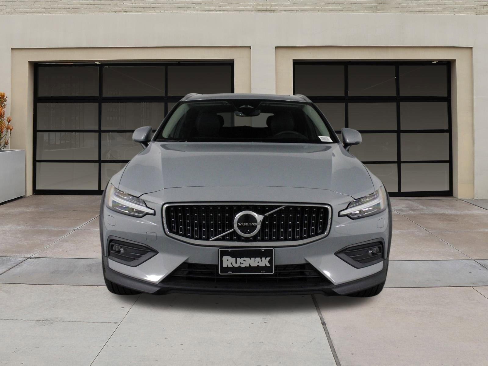 New 2026 Volvo V60 B5 Cross Country Ultra w/ Climate Package image 2