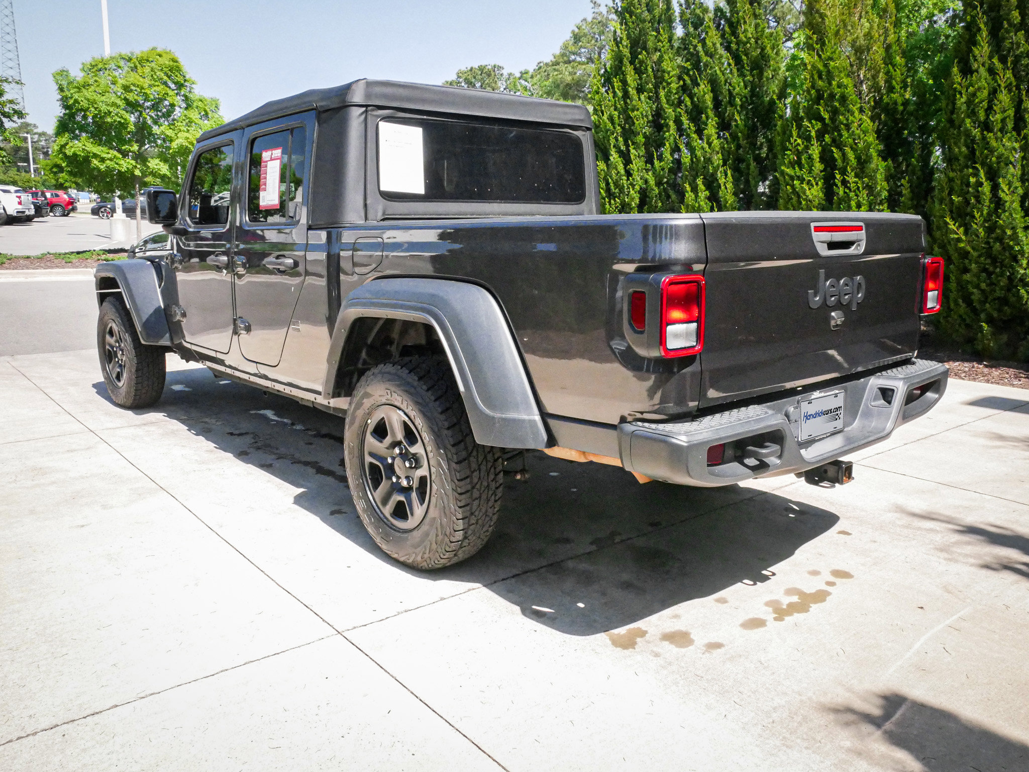 Used 2022 Jeep Gladiator Sport image 8