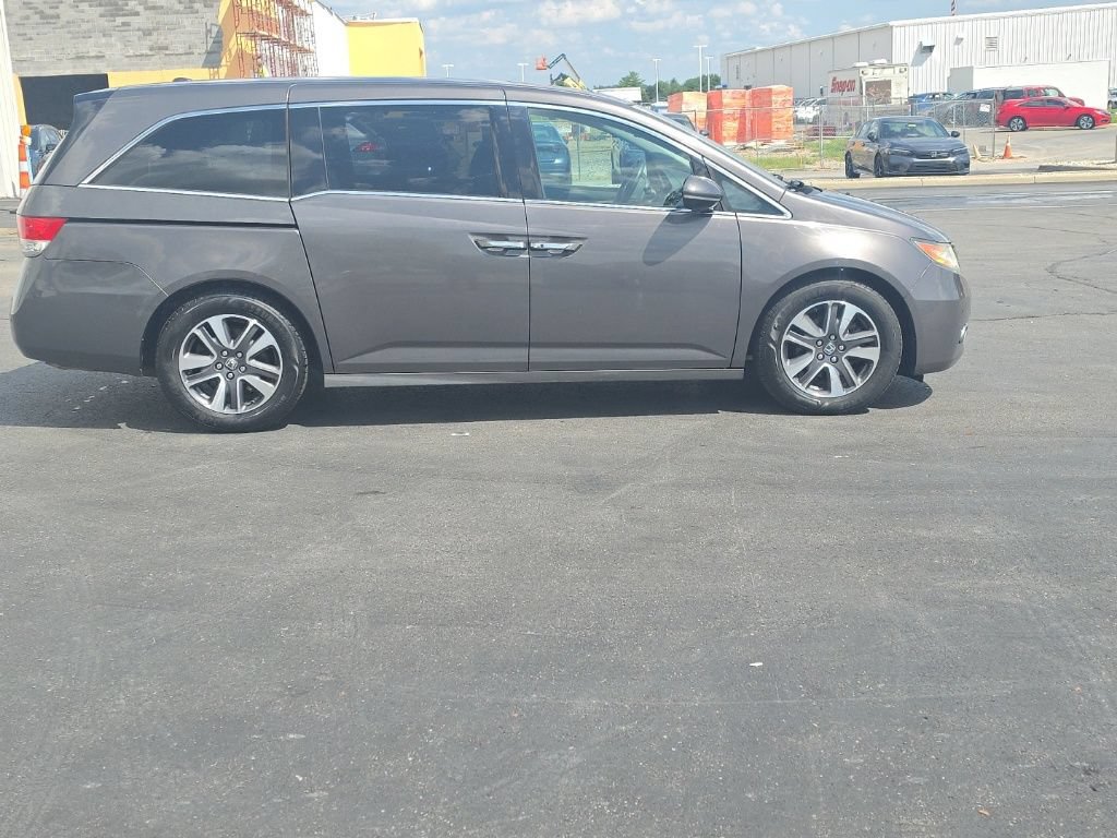 Used 2016 Honda Odyssey Touring Elite image 9