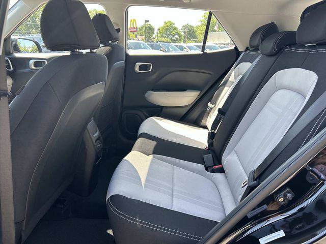 New 2026 Hyundai Venue SEL FWD image 4