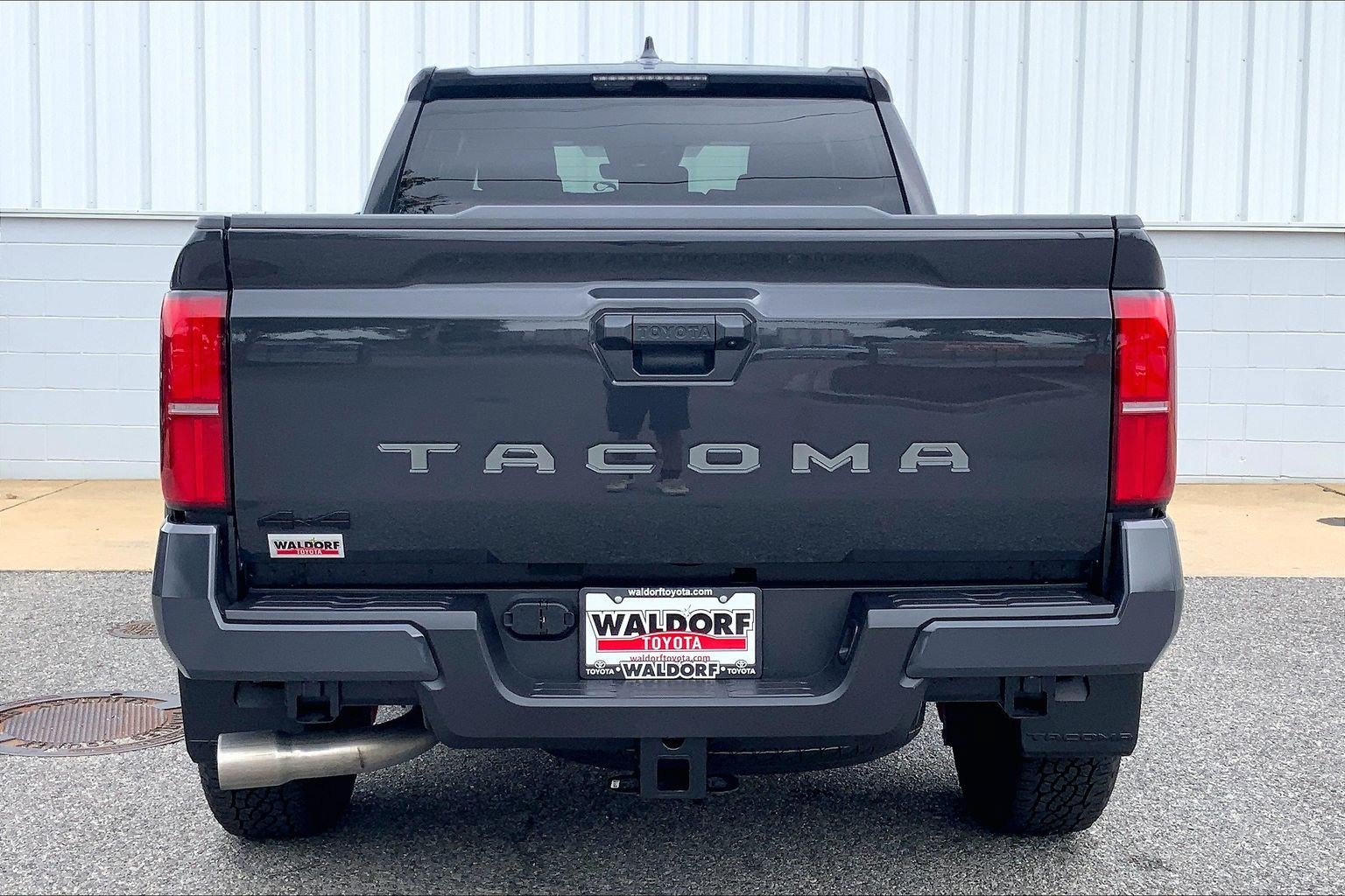 Used 2025 Toyota Tacoma TRD Off-Road AWD/4WD image 5