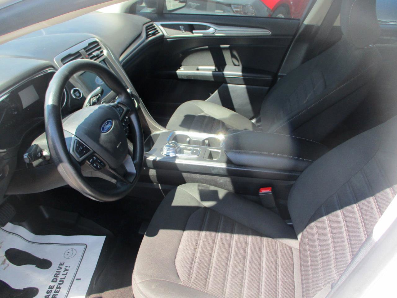 Used 2020 Ford Fusion SE AWD/4WD image 10