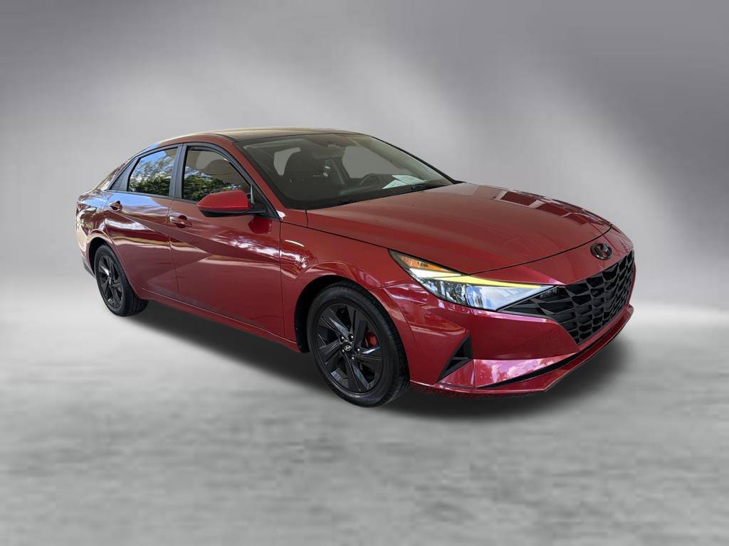 Used 2022 Hyundai Elantra SEL w/ Cargo Package FWD image 2