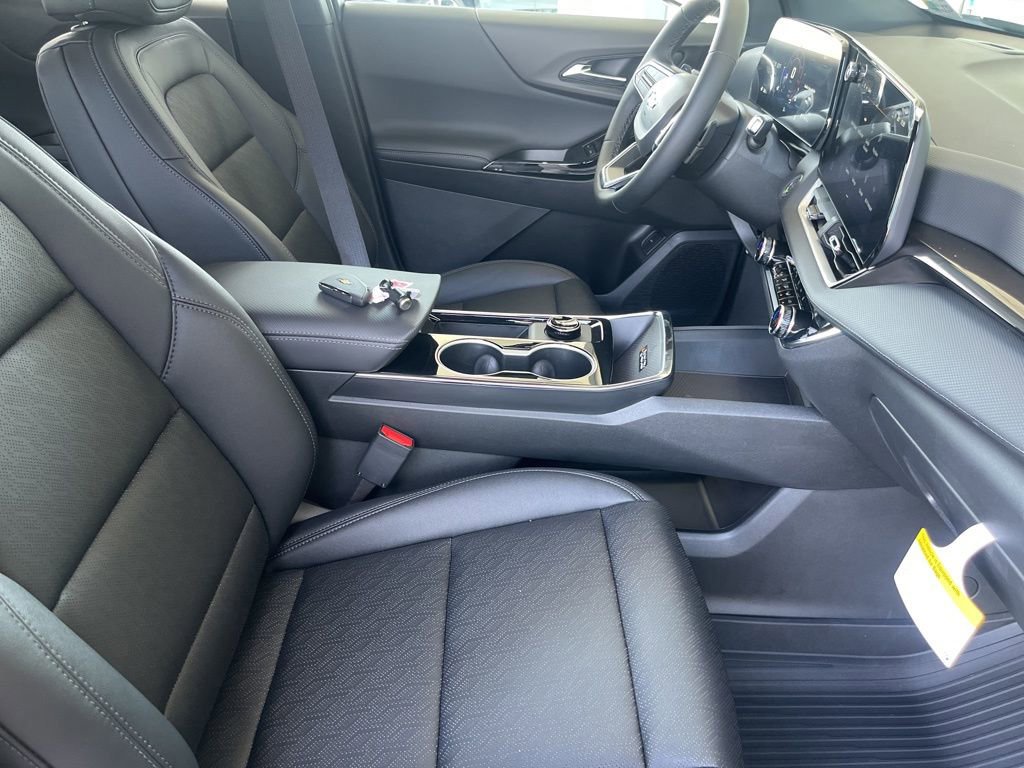 New 2026 Chevrolet Equinox LT w/ Convenience Package II image 23