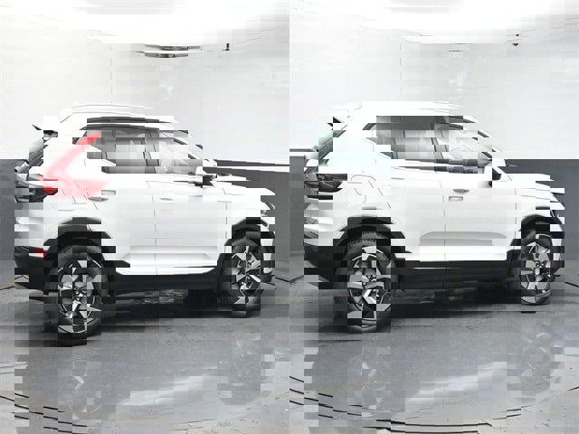 New 2025 Volvo XC40 B5 Plus w/ Protection Package Premier image 8