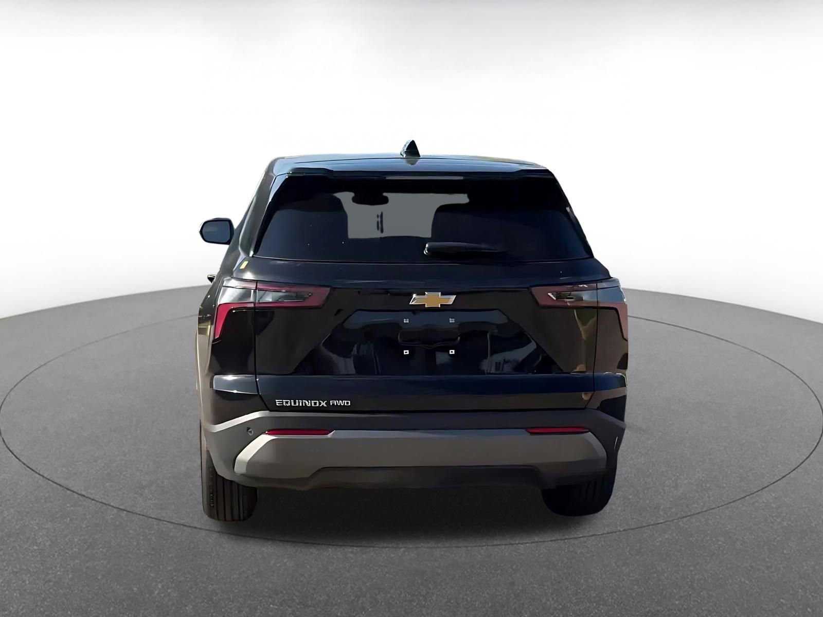 Used 2025 Chevrolet Equinox LT AWD/4WD image 10