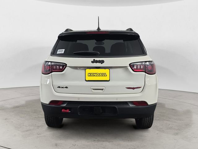 Used 2021 Jeep Compass Trailhawk image 4