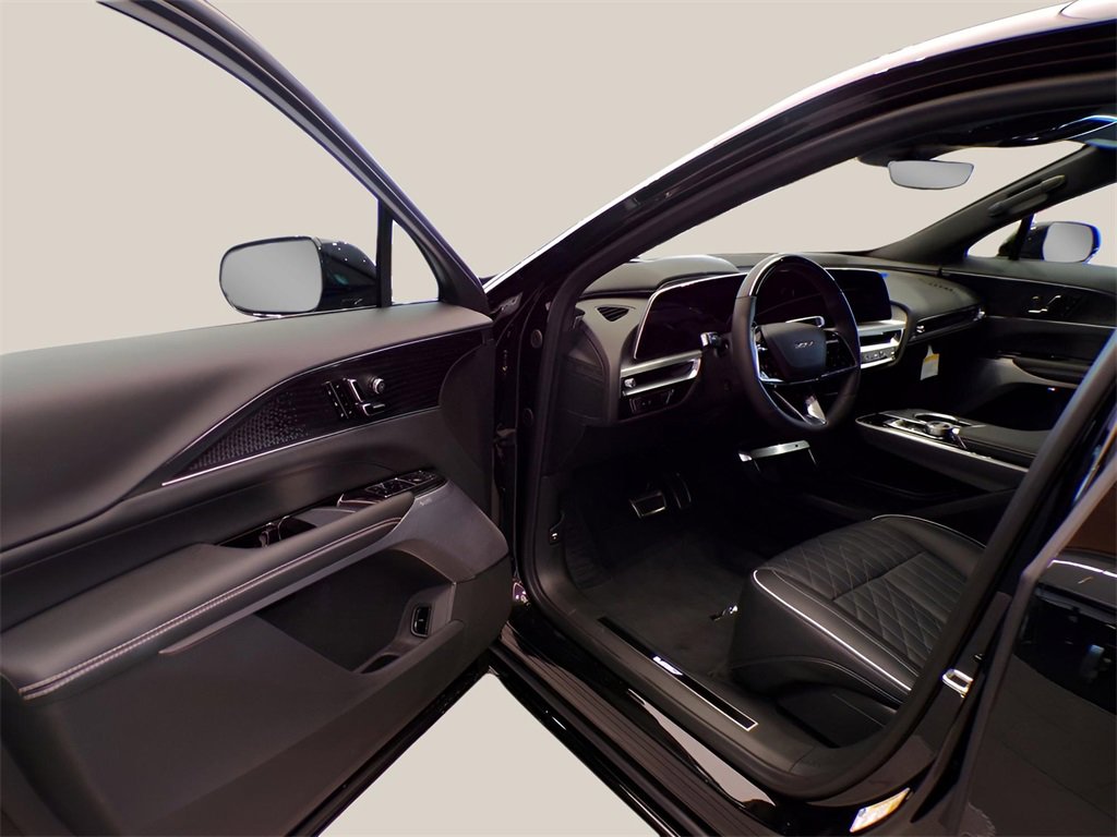 New 2026 Cadillac Lyriq V image 10