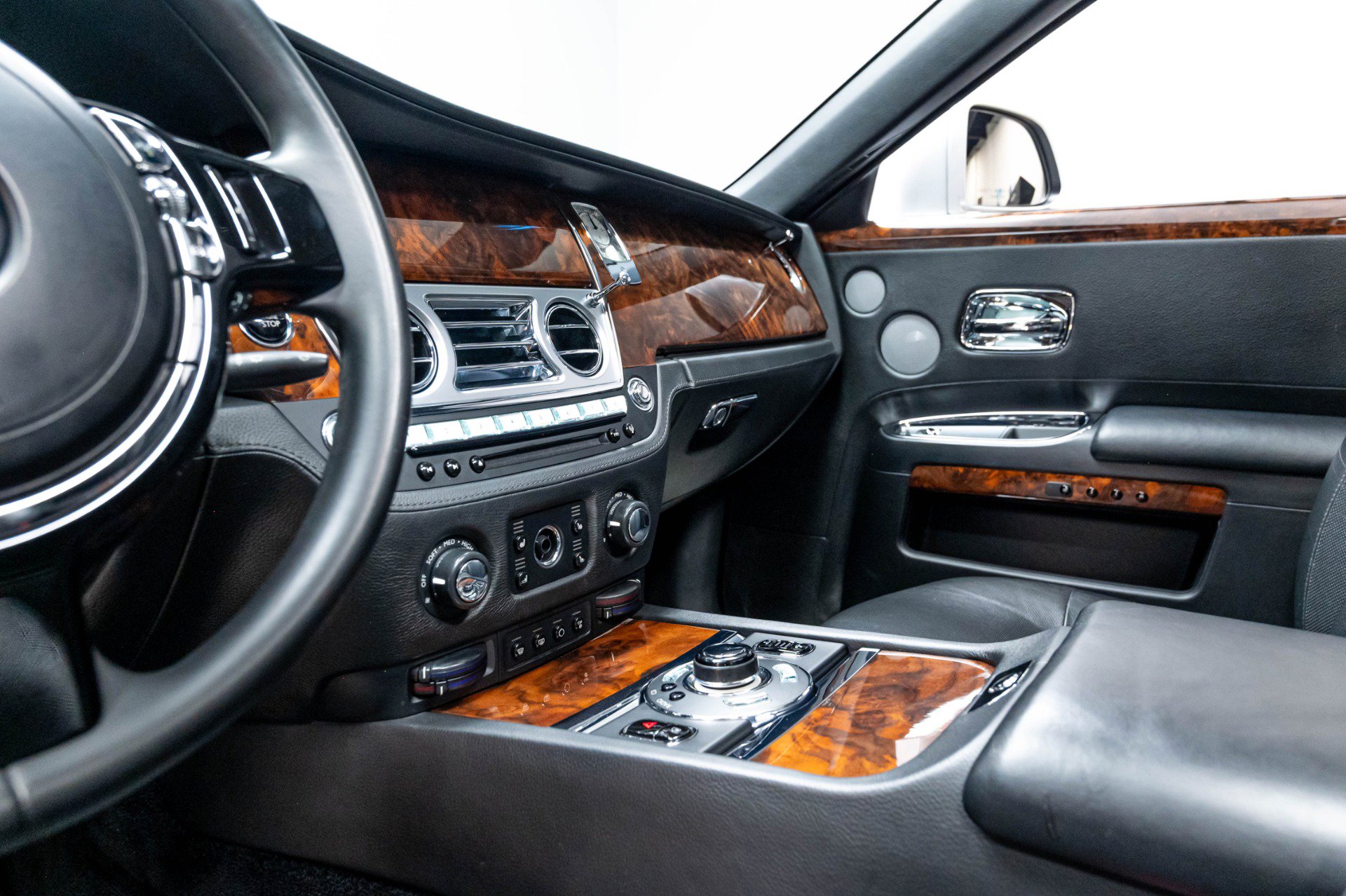 Used 2012 Rolls-Royce Ghost RWD image 14