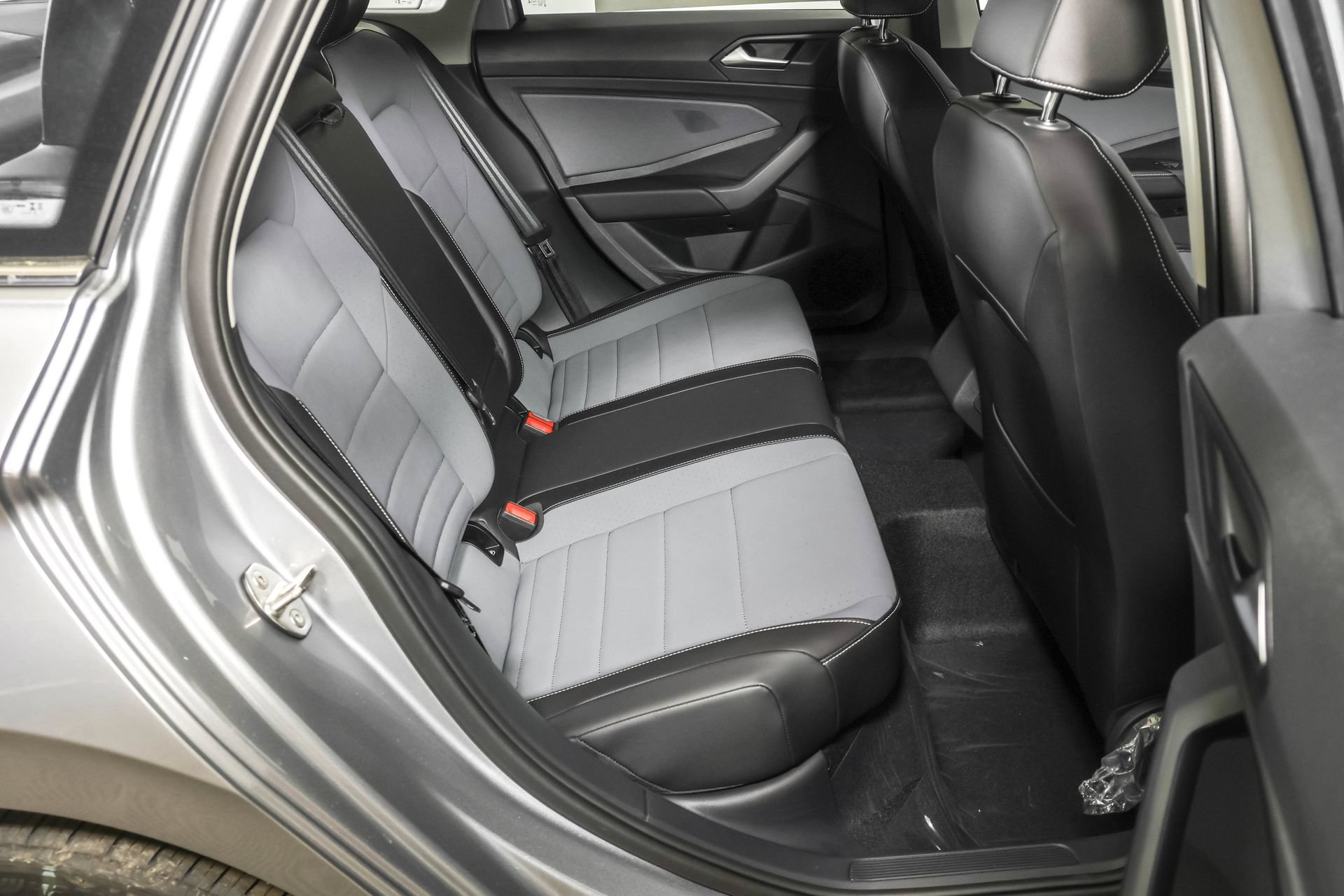 Used 2026 Volkswagen Jetta SE FWD image 40