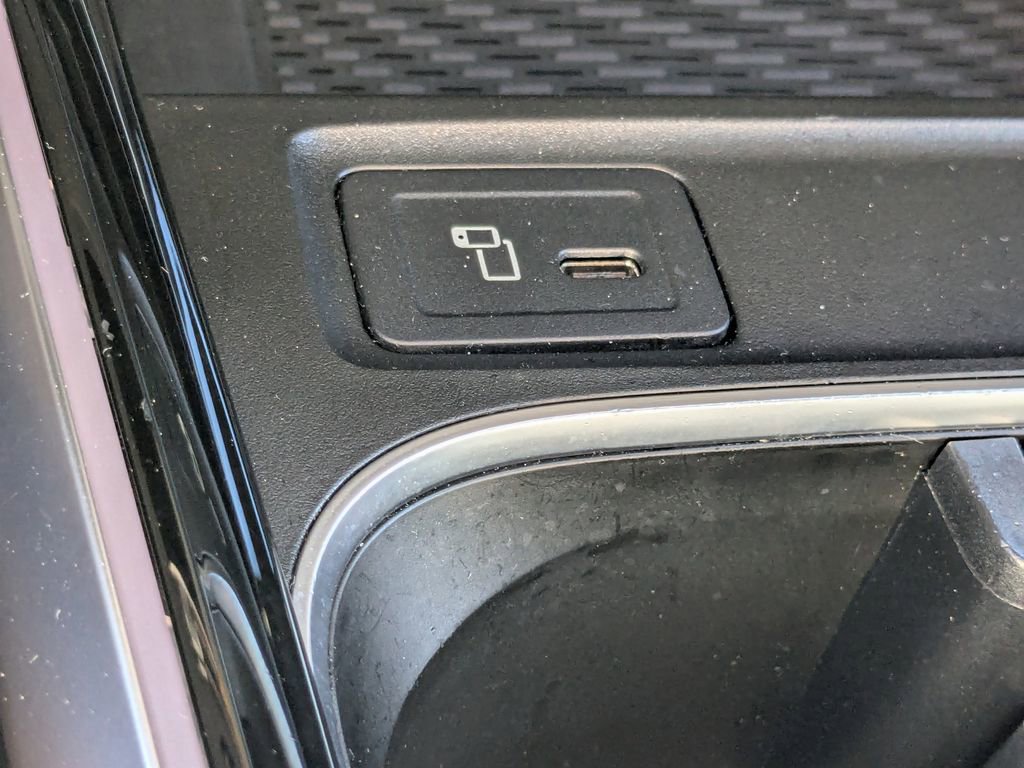 Certified 2023 Mercedes-Benz EQB 250+ w/ Exclusive Package image 8