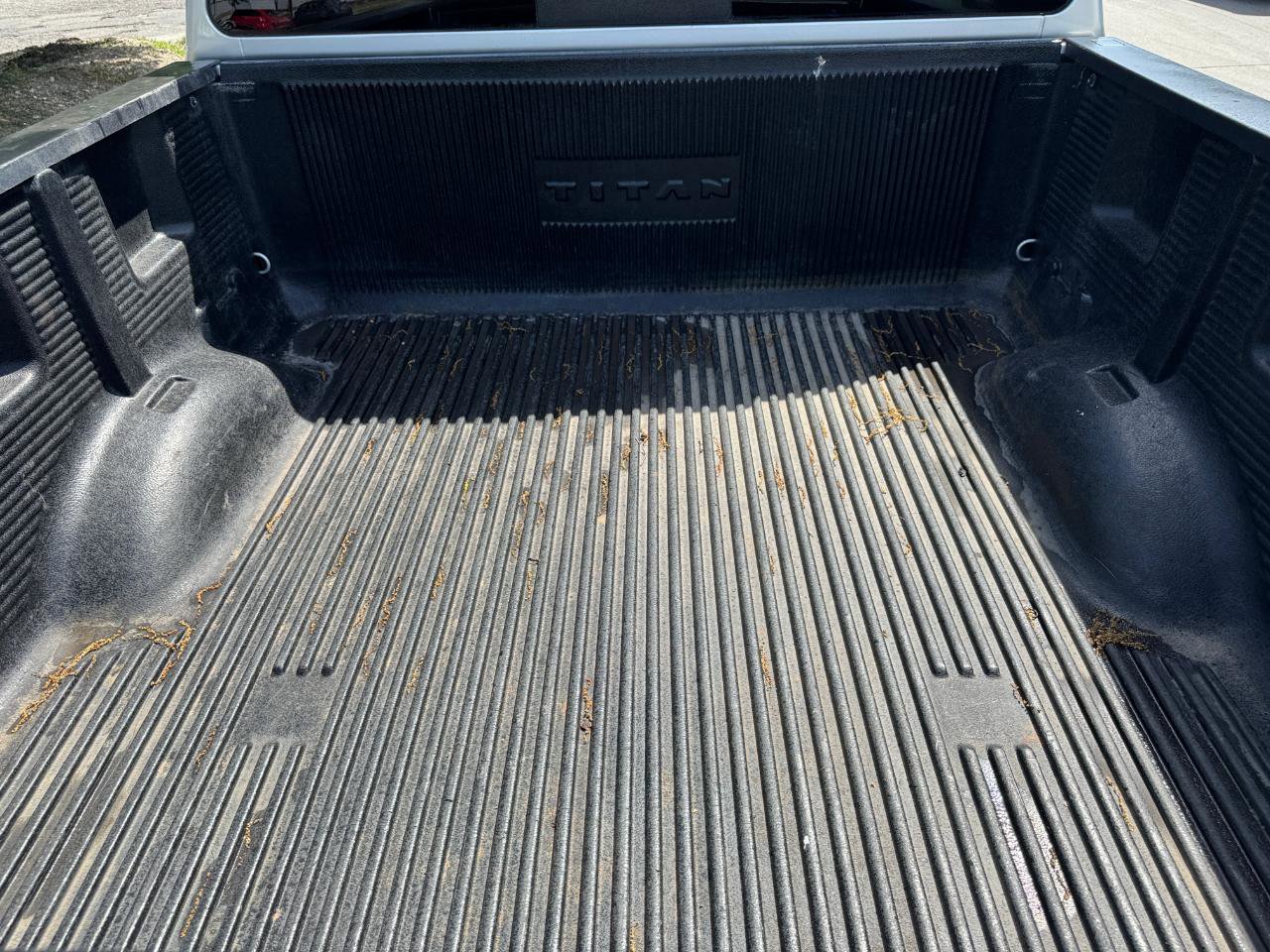 Used 2019 Nissan Titan SV AWD/4WD image 18