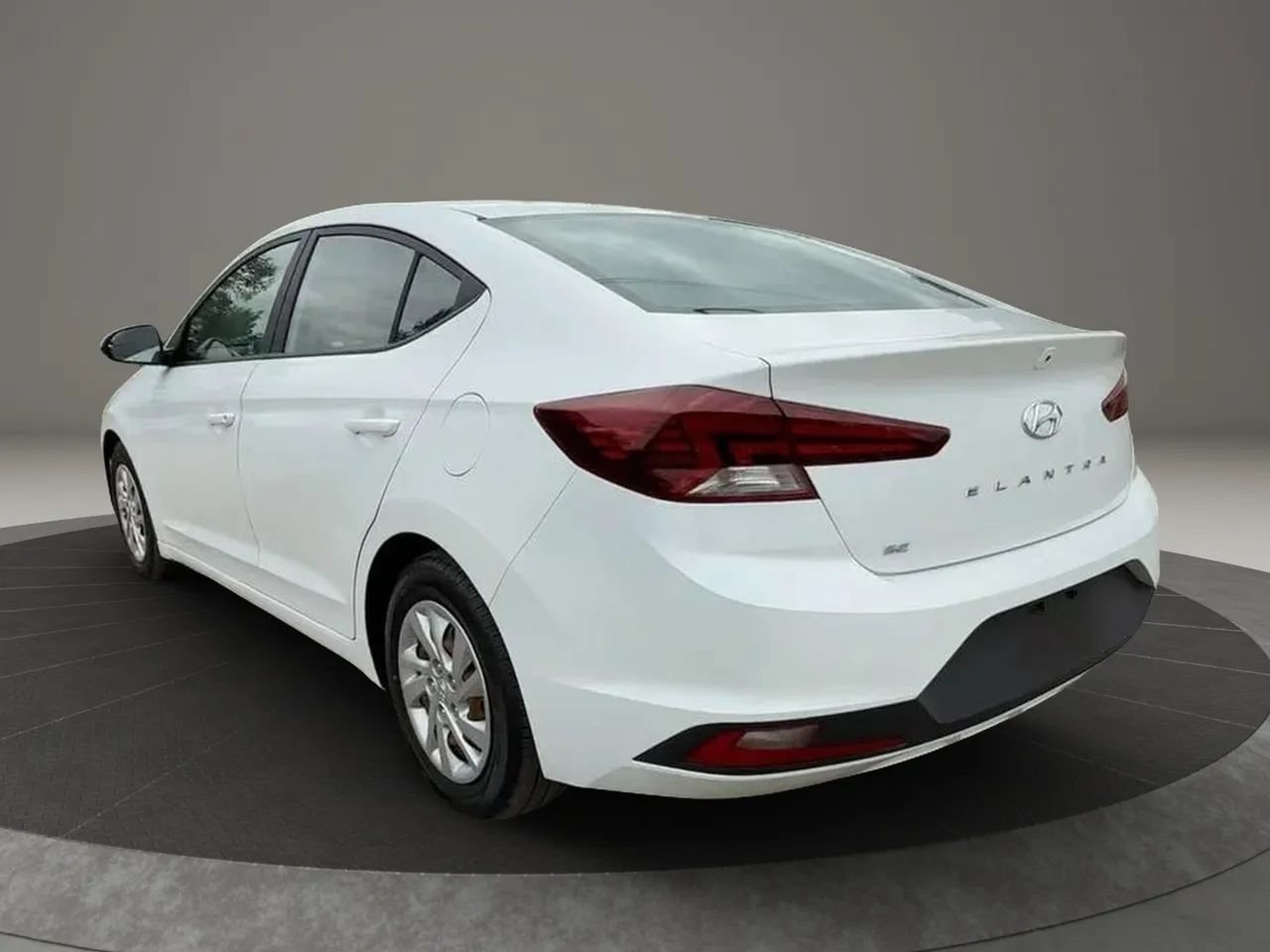 Used 2020 Hyundai Elantra SE w/ Cargo Package (C1) FWD image 4