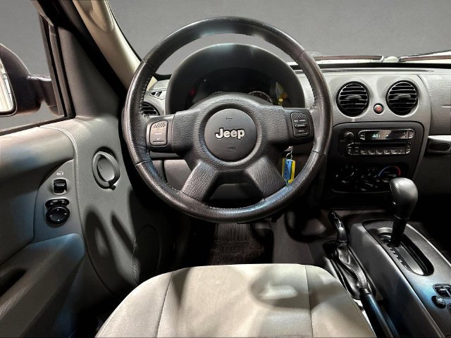 Used 2007 Jeep Liberty Sport AWD/4WD image 12