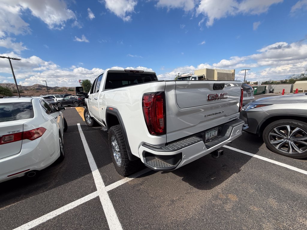 Used 2020 GMC Sierra 2500 Denali w/ Denali Ultimate Package AWD/4WD image 2