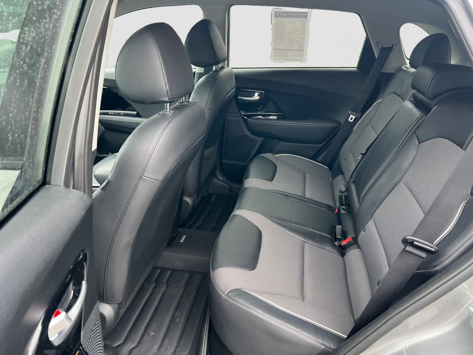Certified 2022 Kia Niro EX FWD image 12