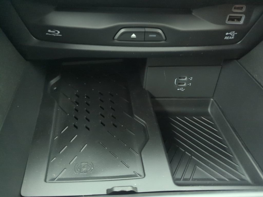 New 2026 Chrysler Pacifica Pinnacle w/ Trailer Tow Group image 20