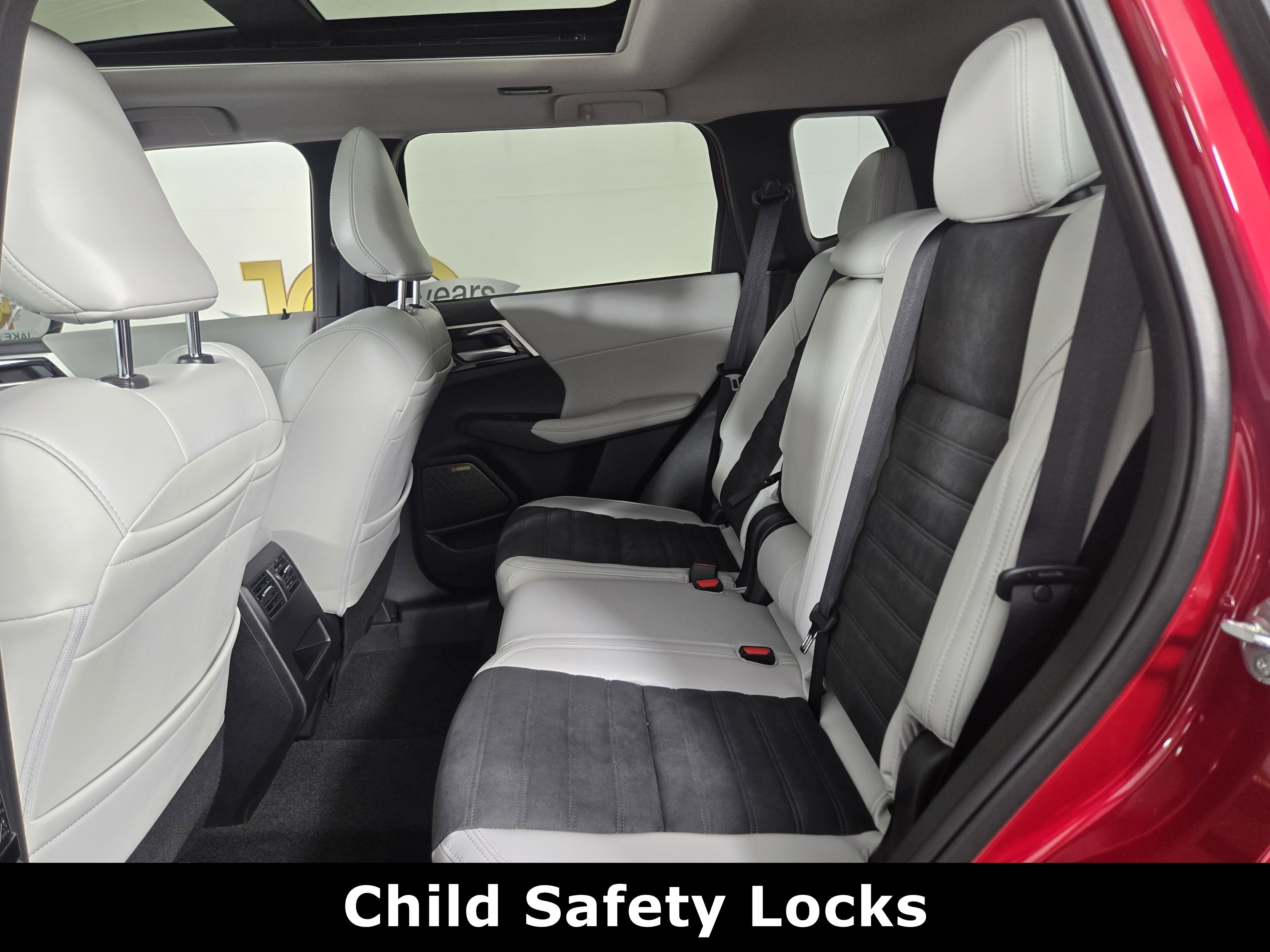 New 2025 Mitsubishi Outlander SE image 11